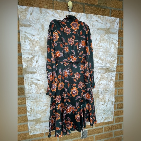 BCBGMAXAZRIA Floral Wrap Dress size medium - Picture 13 of 16